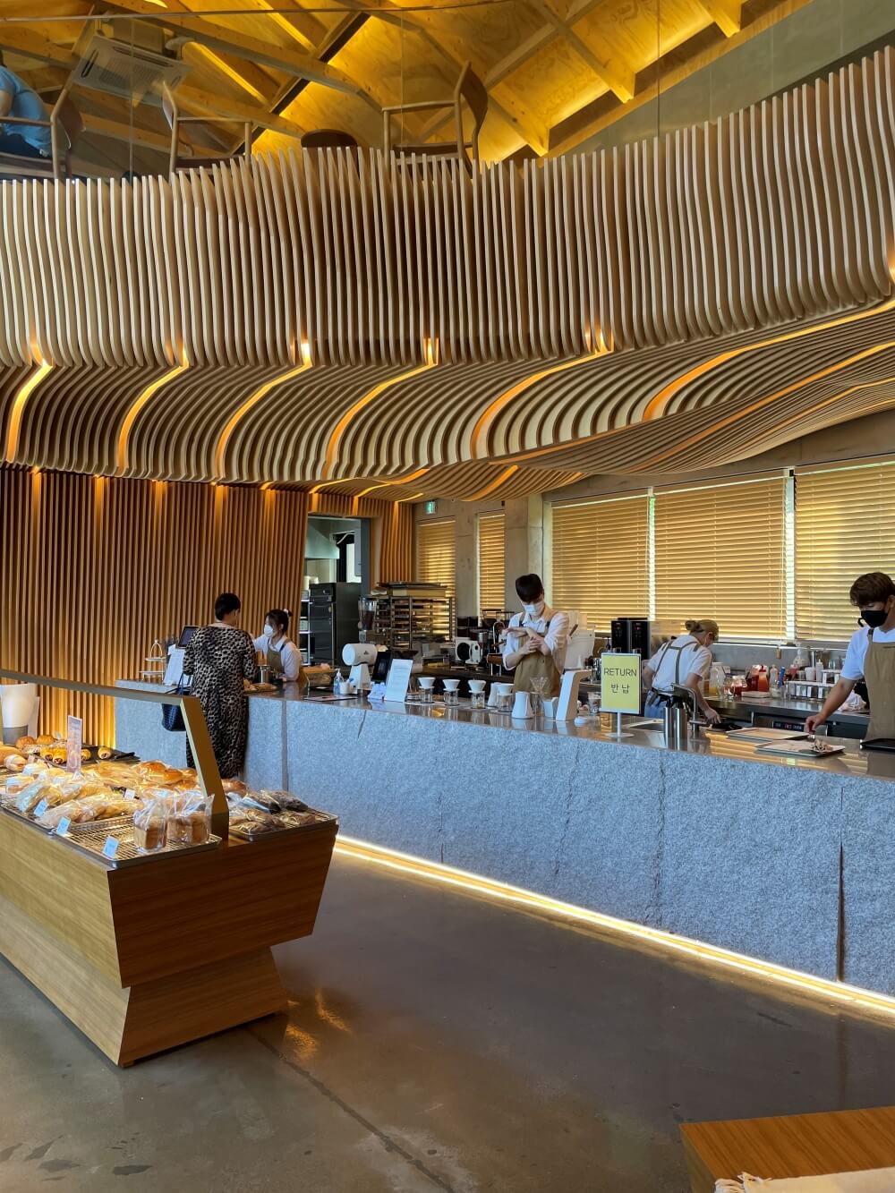 왕송호수-카페-커피트레인-1층-전경