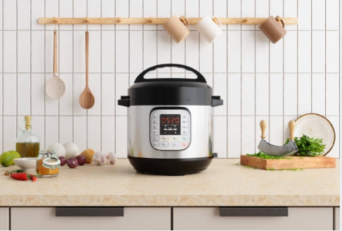 메뉴 선택만 하면 자동으로 음식을 해주는 스마트 밥솥 모습