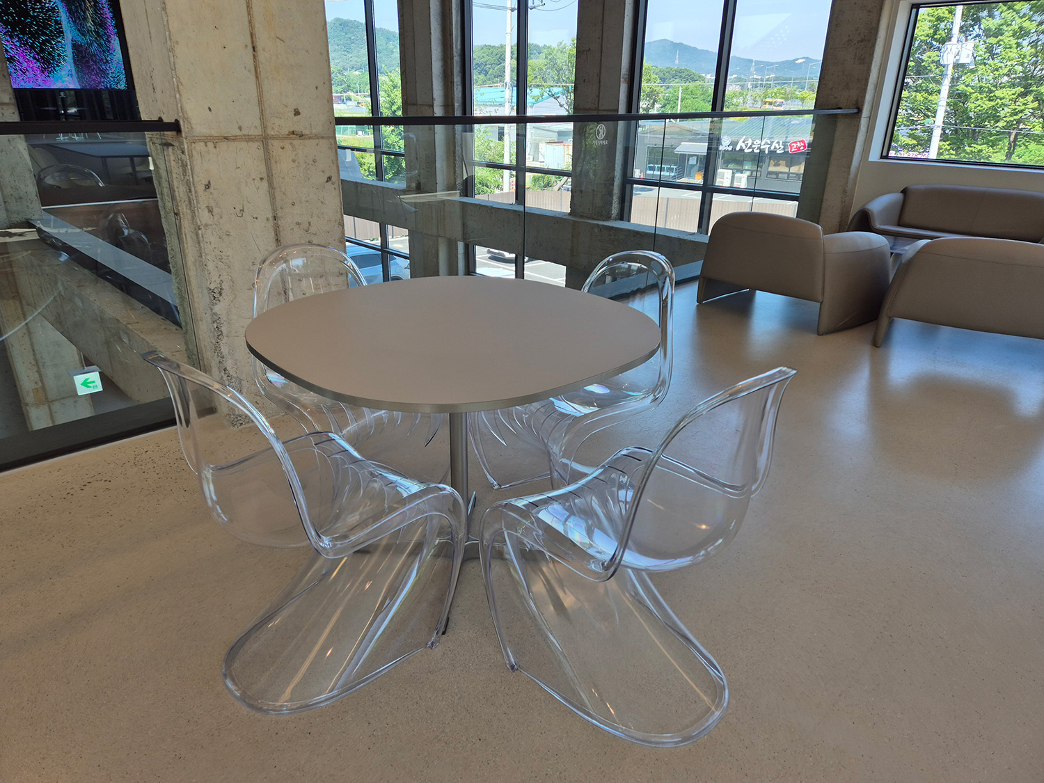 브런치&베이커리카페 <피쿼즈>