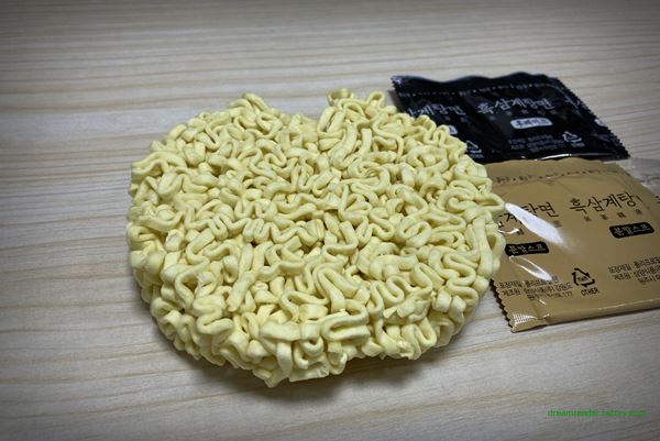 삼양 흑삼계탕면 라면 2022년 8월 면,스프