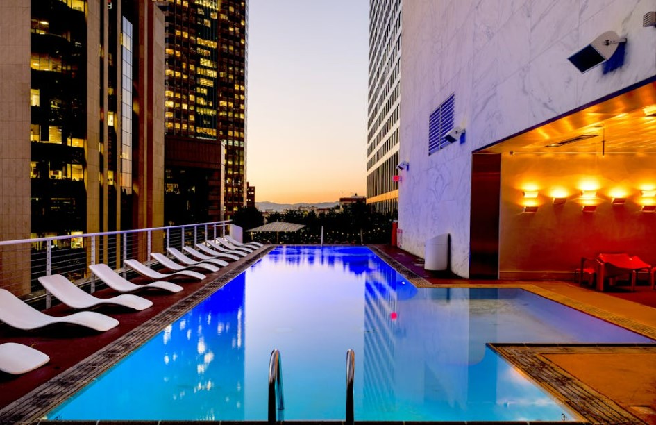 호텔 예약 어플 추천|가성비 숙소 찾는 앱 완벽 비교 2025