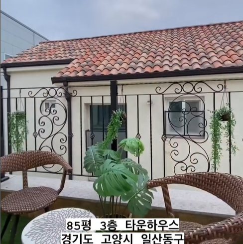 테라스에서 여유로운 커피나 차을 마실수 있는 공간