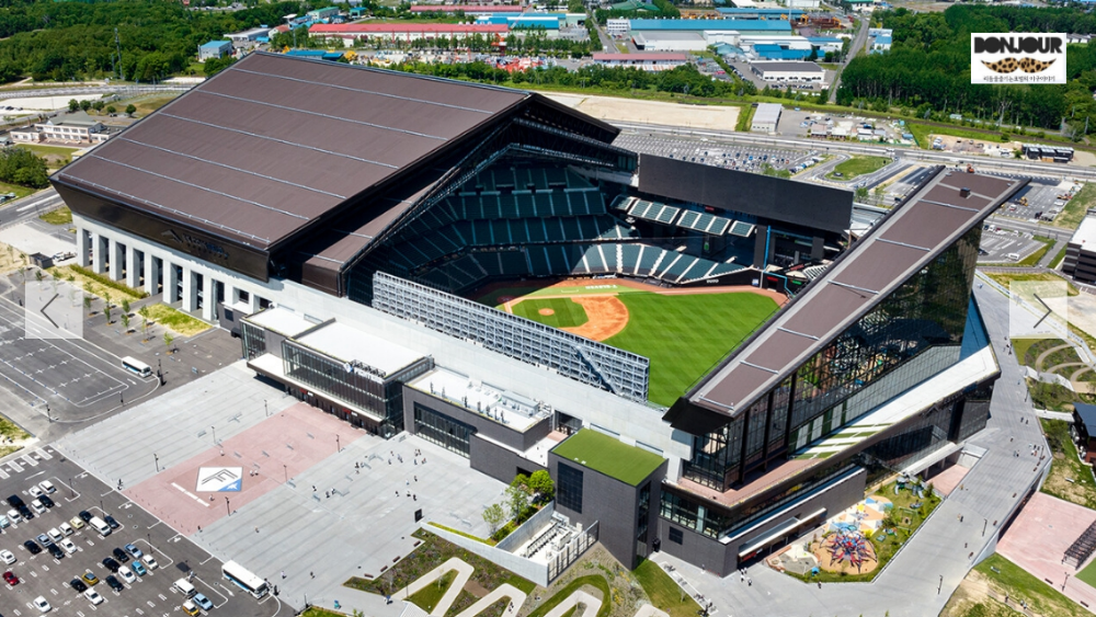 에스콘필드 돔투어 시작 전 경기장 전경