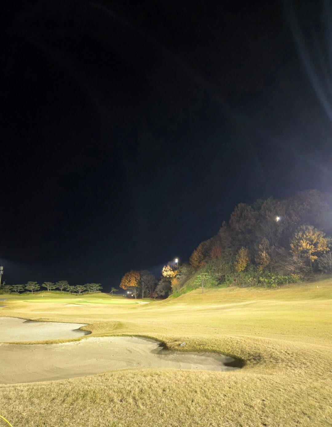 야간의 페어웨이 벙커