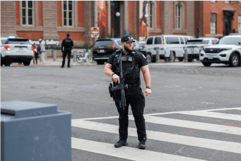 백악관 인근에서 무장 남성과 총격전&hellip; 피해 상황은?