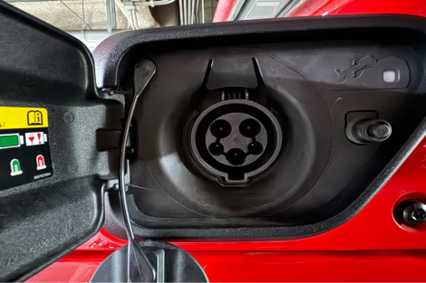 2024 지프 랭글러 4XE 하이브리드 연비와 성능의 완벽 조화