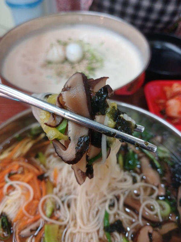 잔치국수 한젓가락