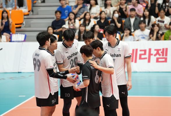 한국 남자배구 역전패 일본 감독