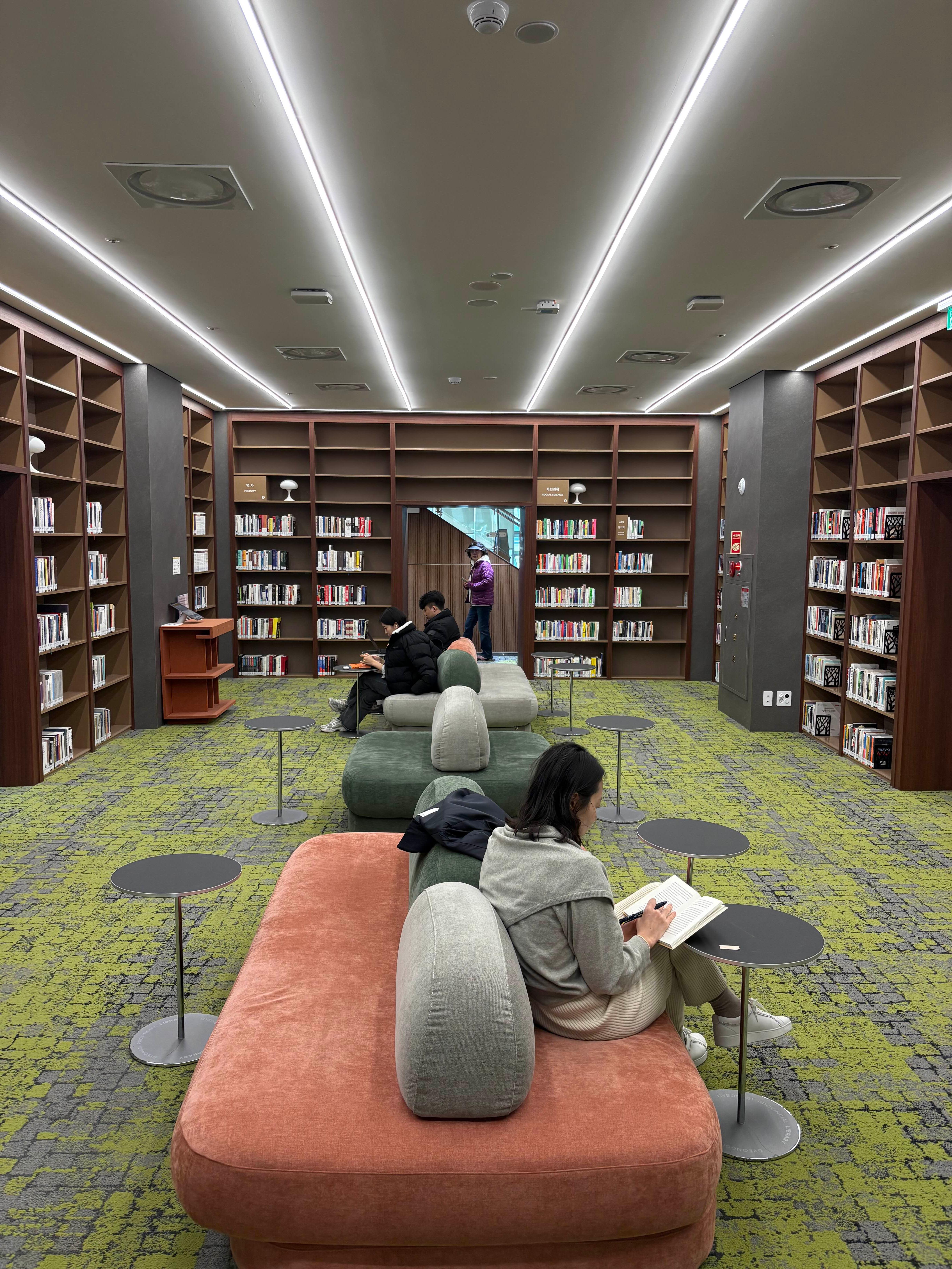 경기도서관 후기｜광교중앙역 초대형 신상 도서관, 가족 나들이 추천 명소