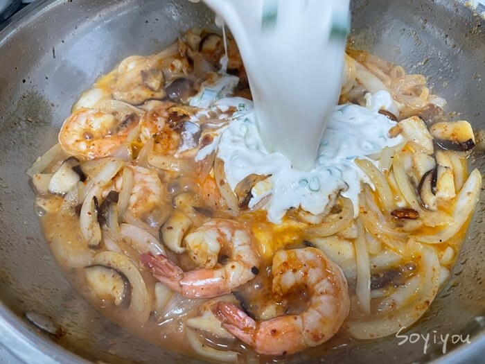 쪽파-크림소스-넣기