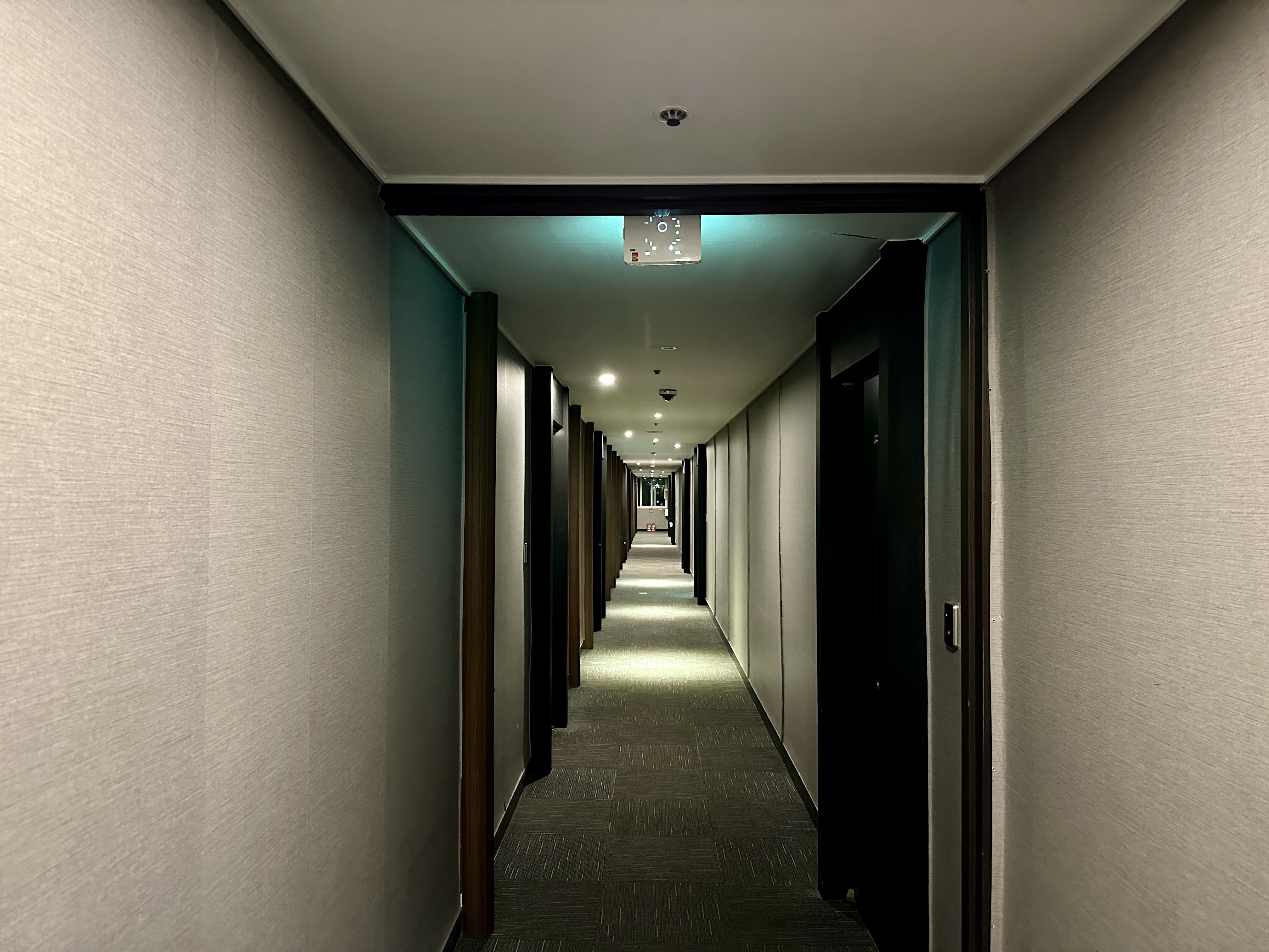 디그니티 호텔 복도