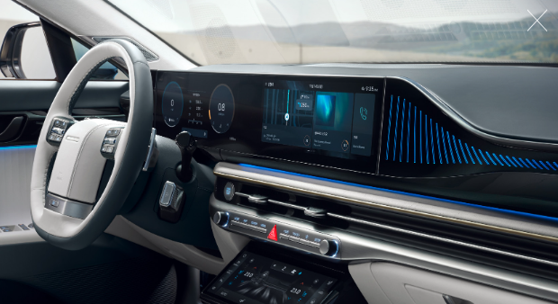 디지털 계기판 및 터치스크린: