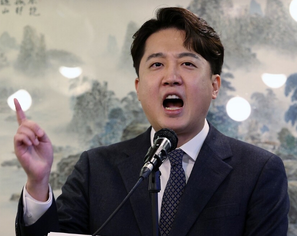 이준석 관련주