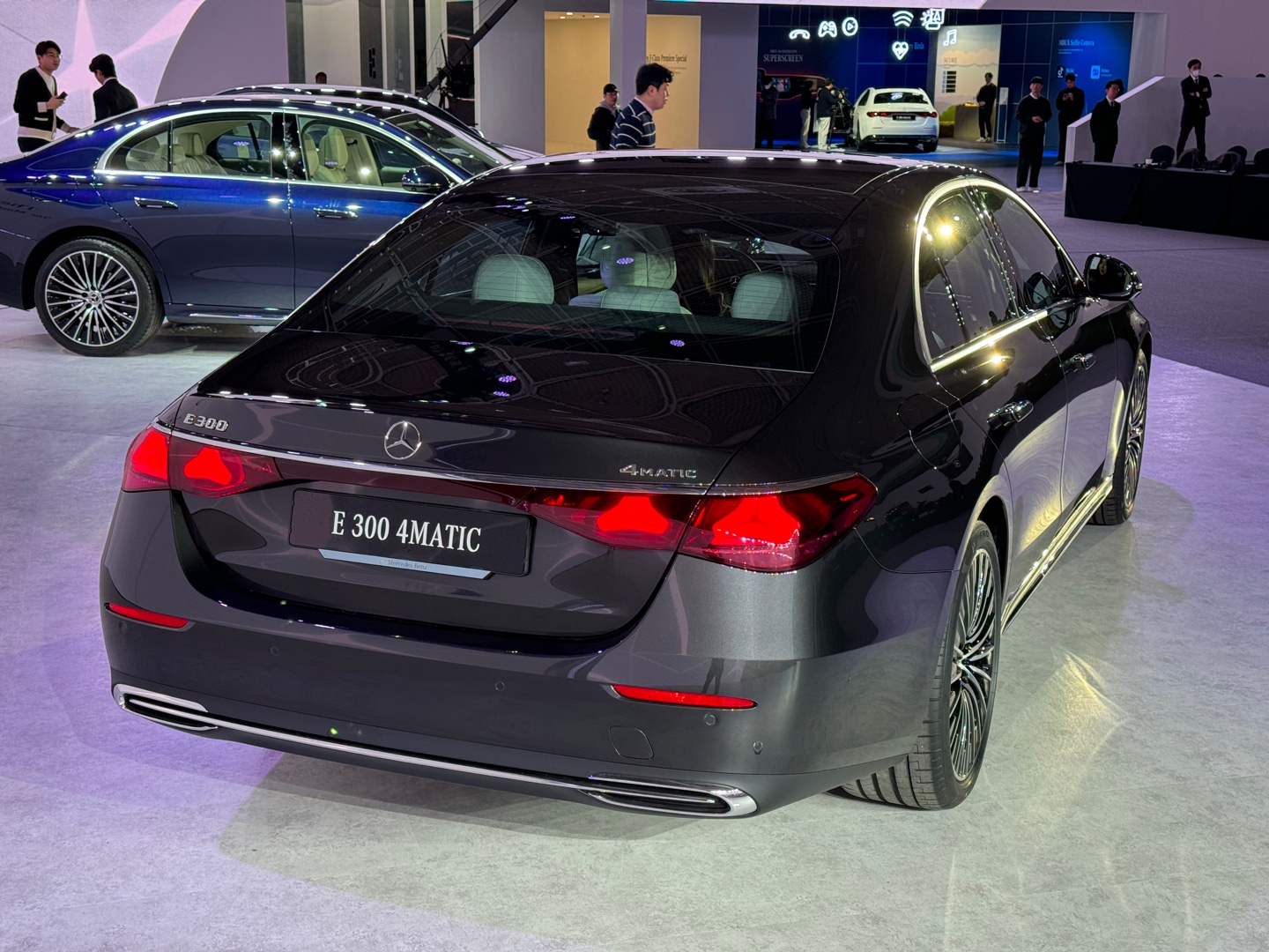 메르세데스-벤츠 더 뉴 E클래스(W214)