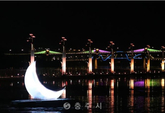 호반의 도시 충주의 충주호 야경사진