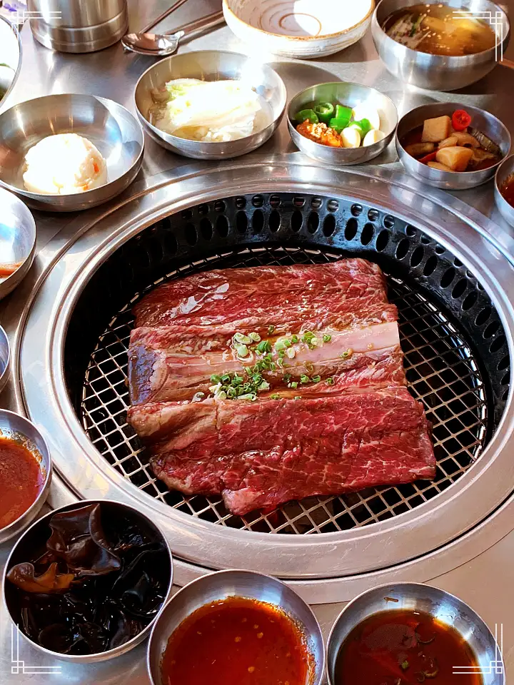 경주 황리단길 고기집 짚불 우대갈비 + 와인 한 병 서비스 장사의 신 맛집 추천