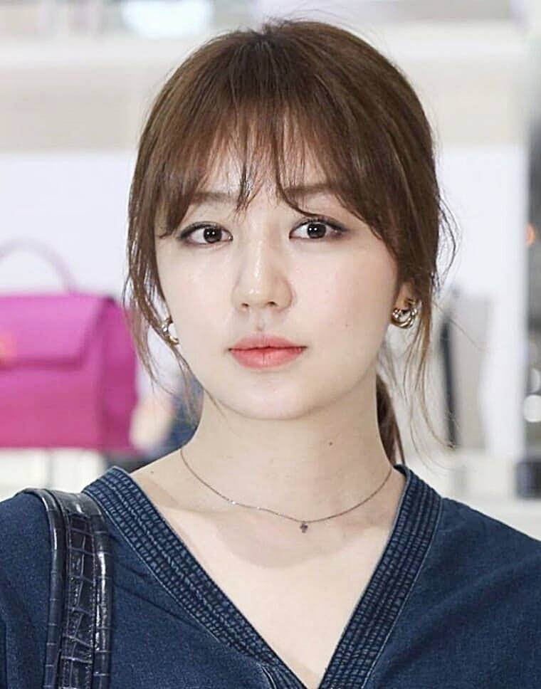 가수-겸-배우-윤은혜