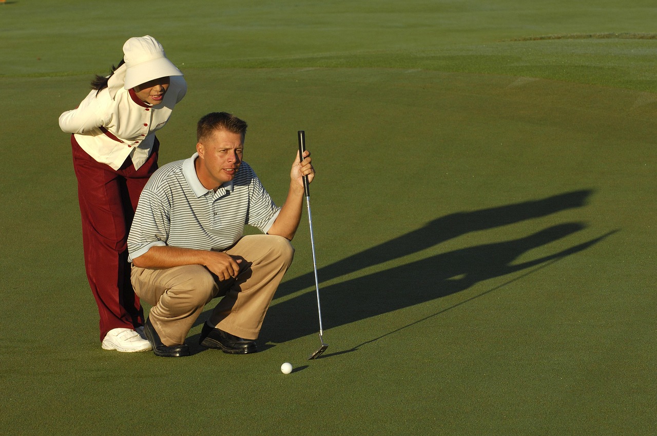 치앙마이 골프장에서 골프치는 모습