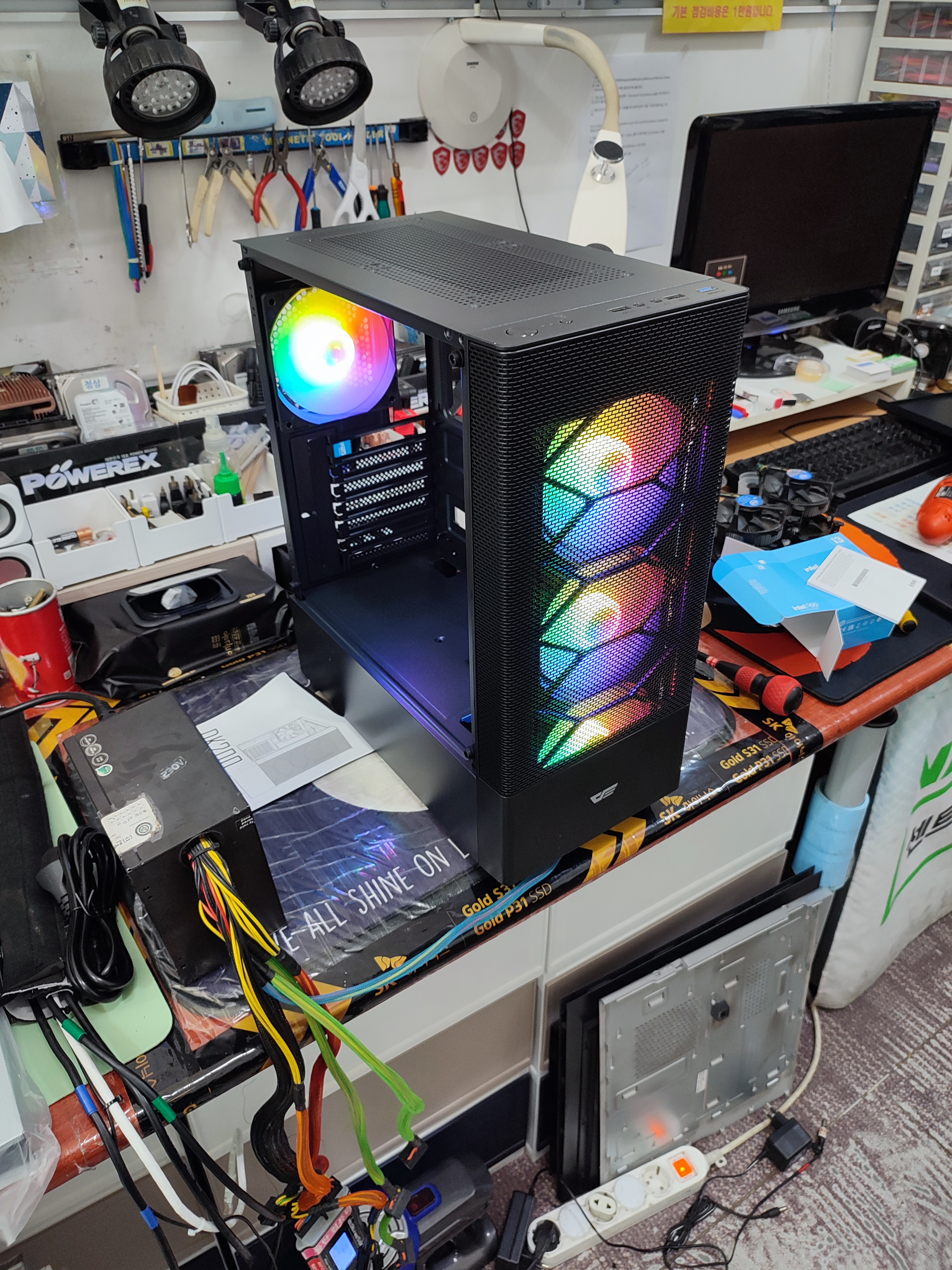 DK200 외관