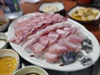 6월 제철회 종류별 신선한 해산물의 맛있는 향연_11