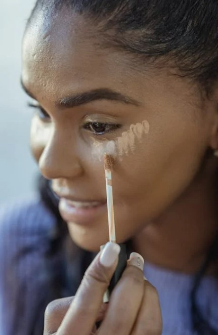 다크서클 커버 메이크업|피곤한 인상 지우는 눈 밑 커버 완벽 가이드