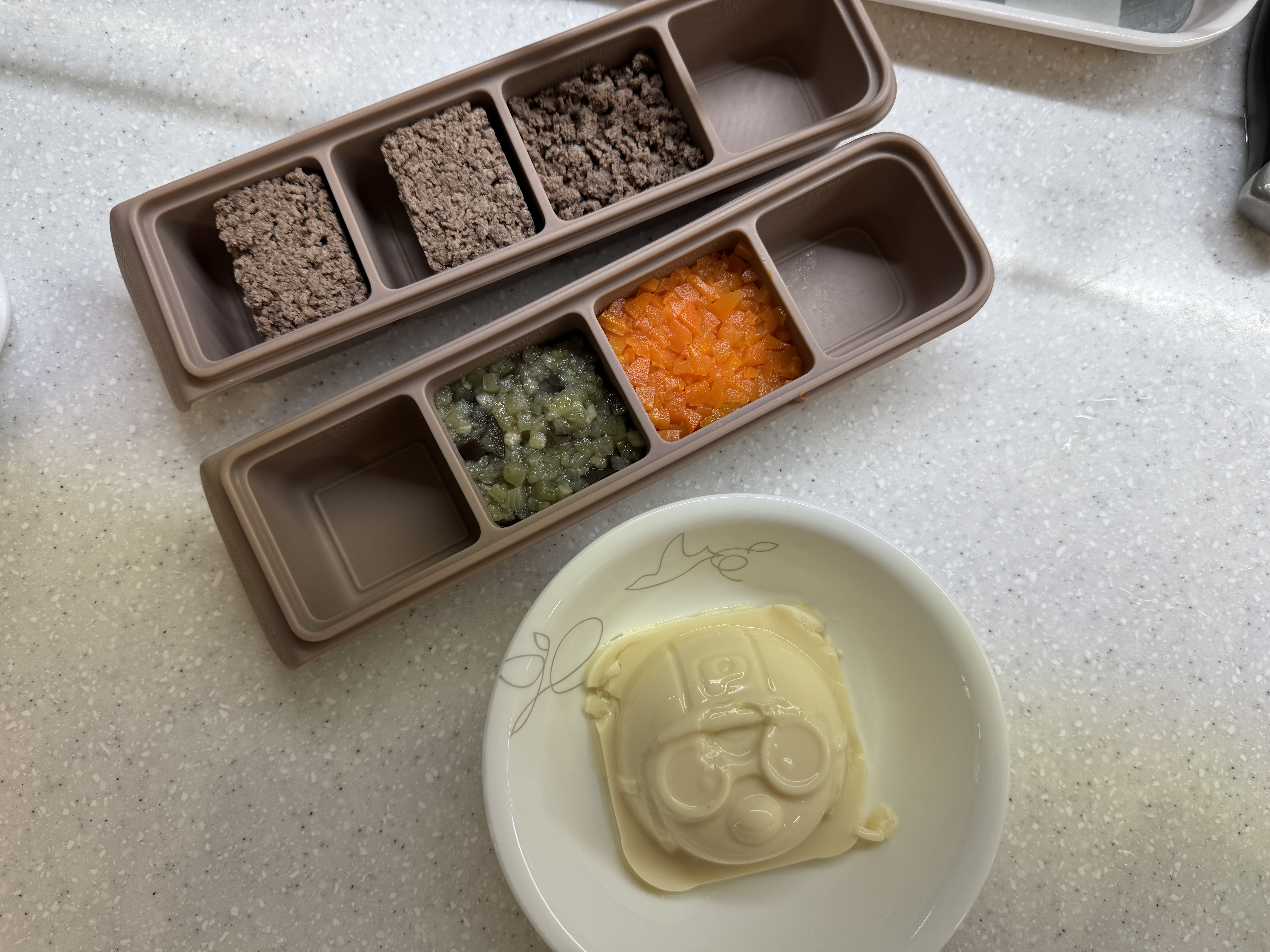 소고기 큐브&amp;#44; 당근 큐브&amp;#44; 가지 큐브&amp;#44; 연두부 재료 사진