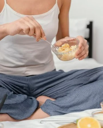 갱년기 불면증에 좋은 음식과 수면에 도움이 되는 식단 구성6