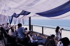 커피와 바다를 한번에 즐겨보세요