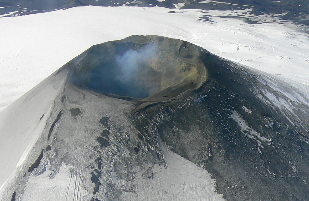 빌라리카 산의 정상 분화구 사진
