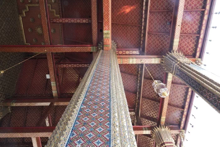 에메랄드_사원_지붕_안쪽