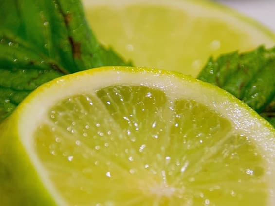 세포 손상 예방에 좋은 레몬