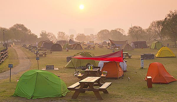서울 노을캠핑장. 서울 마포구 하늘공원로 108-1 (상암동)