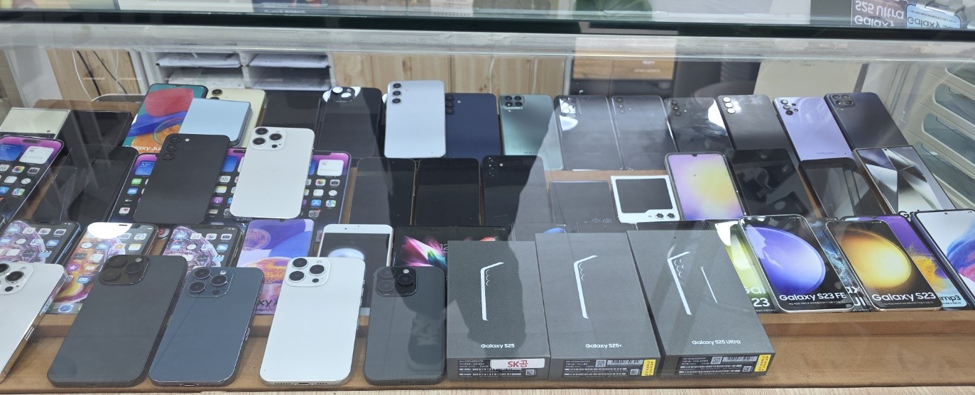 각종 휴대폰 자급제. 중고폰 박스폰