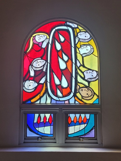 서울 오류동성당 성령칠은 스테인드글라스