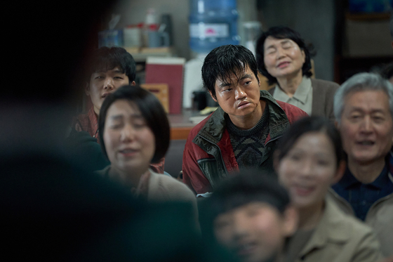 2025 영화 &amp;#39;계시록&amp;#39; 감상평 - 신념과 광기의 충돌&amp;#44; 기대할 만한 작품일까?