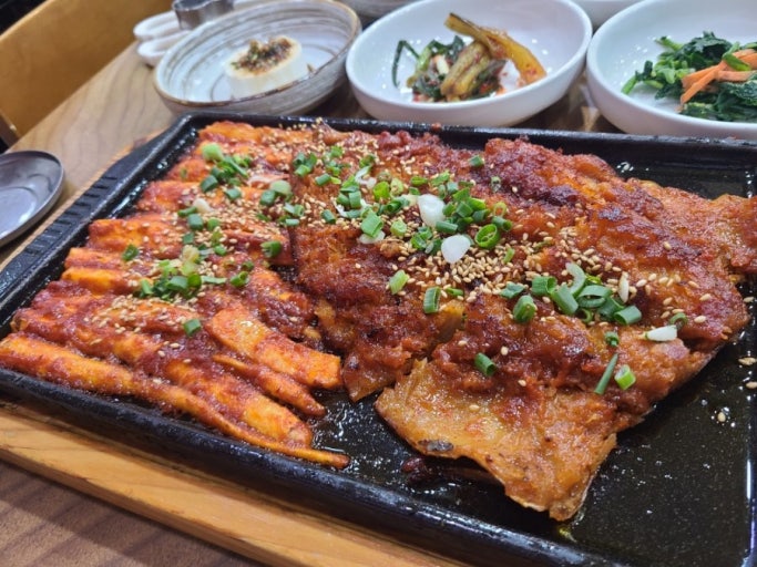 더덕구이 정식 상차림 이미지