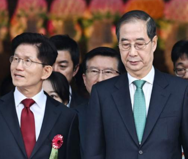 결과를 검허히 수용하는 한덕수