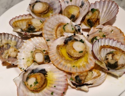 생생정보 오늘 또 방문 스타밥집 영화 친구 배우 서태화 추억의 맛 명동 함박스테이크 맛집 그릴데미그라스