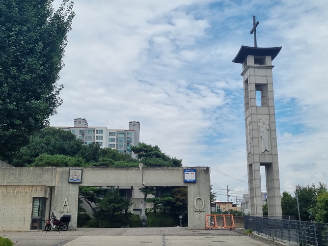 화성 발안성당 출입문, 종탑 사진