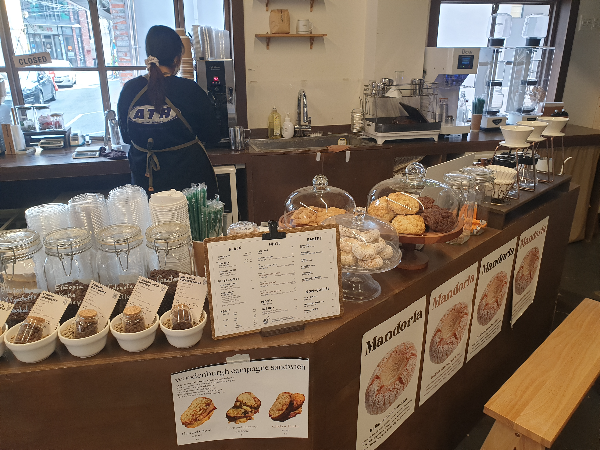 우든버러 전남대 카페: 광주 로스터리 카페에서 에스프레소 한 잔_픽업대 및 추출 공간