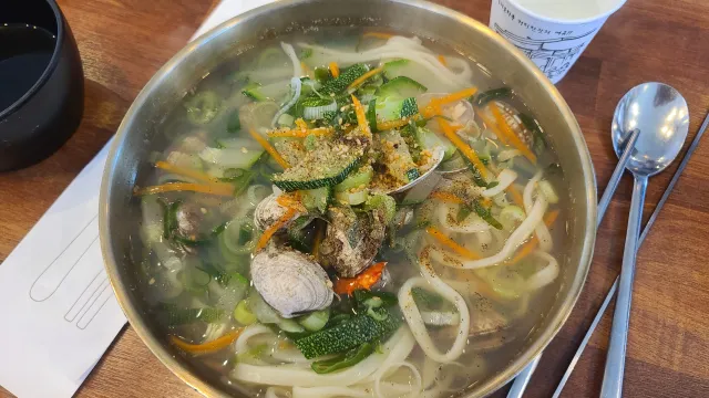 대왕칼국수가야밀면에서 주문한 해물칼국수