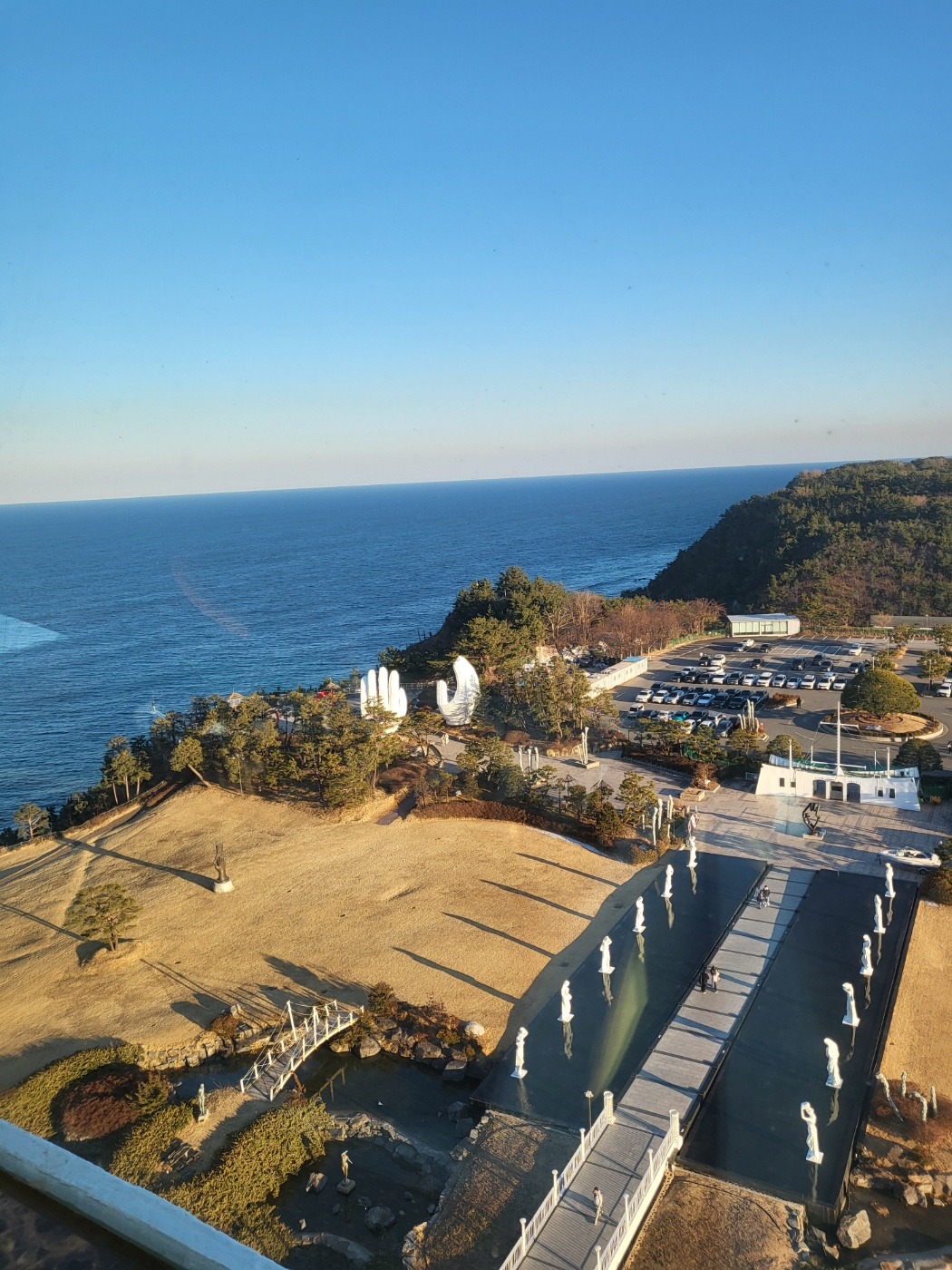 정동진 썬크루즈 리조트: 숙박 없이 100% 즐기기! 조각공원 입장료 환급 팁과 레스토랑 이용 후기(회전 레스토랑 가격정보)