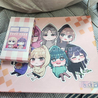 굿즈 디자이너: 감성을 디자인하는 창작자