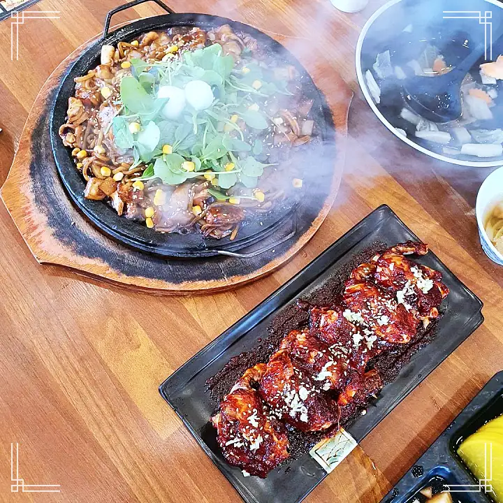 양념게장 돌짜장 돌판짜장 맛집 온천 실내데이트 코스 시몬스 침대 카페 별빛 정원 여행 이천 가볼만한 곳 추천 생방송투데이 오늘방송 떴다 동네방네