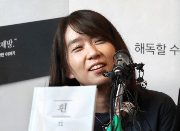 2024 소설가 한강 노벨문학상 프로필 대표작 수상 작품활동 대한민국 최초 김대중 대통령 다음