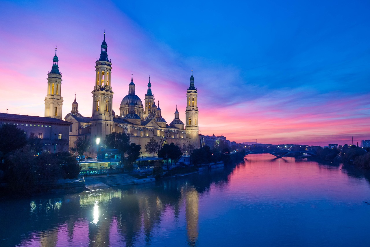필라르 성모 성당(Basílica de Nuestra Señora del Pilar)