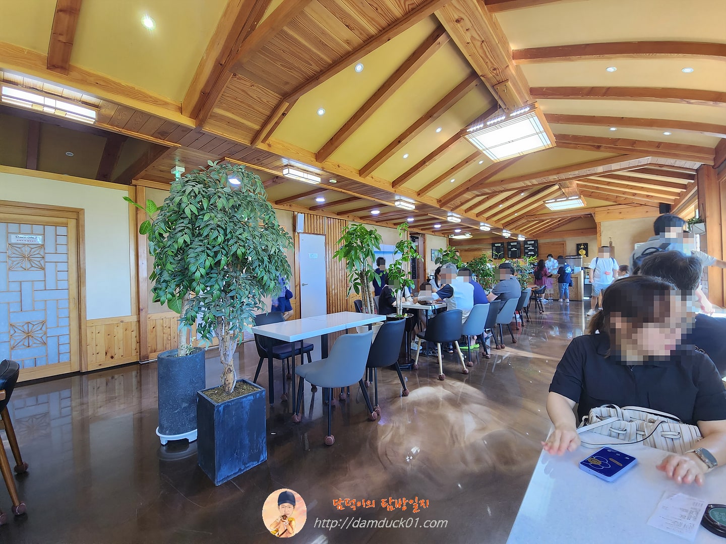 차현희 젤라또 앤 커피 실내