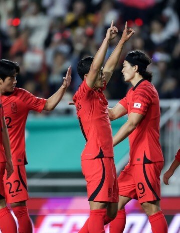 두-번째-골을-넣은-후-황희찬의-세레모니