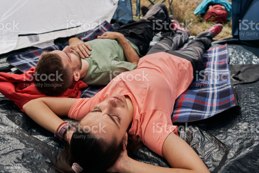 캠핑에 꼭 필요한 장비 10가지 소개 및 추천