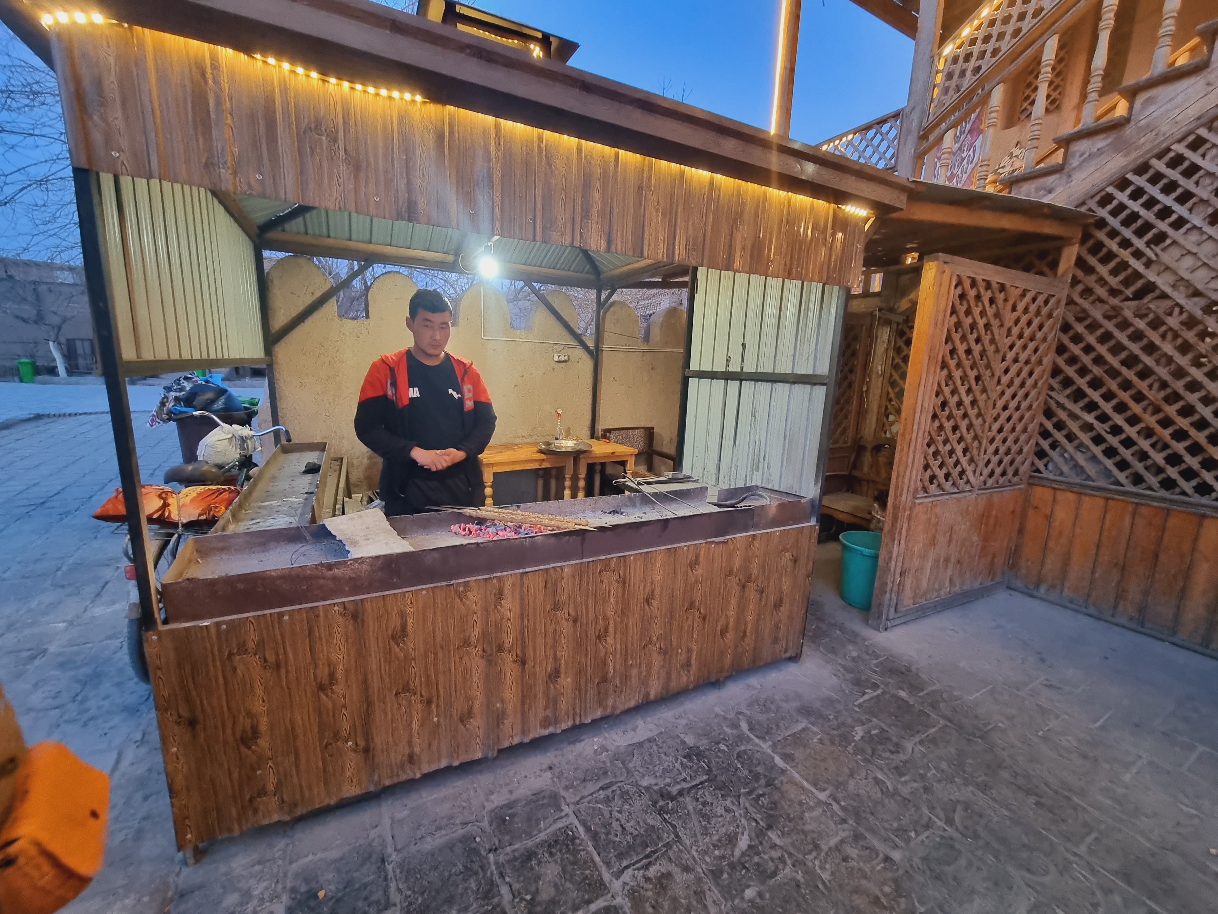 샤슬릭 굽는 모습